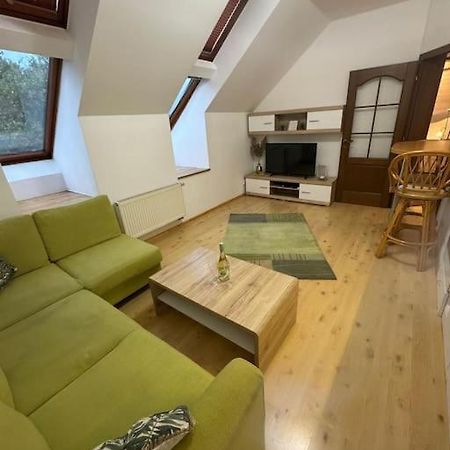 Lovely Old Town Apartment Bratislava Buitenkant foto