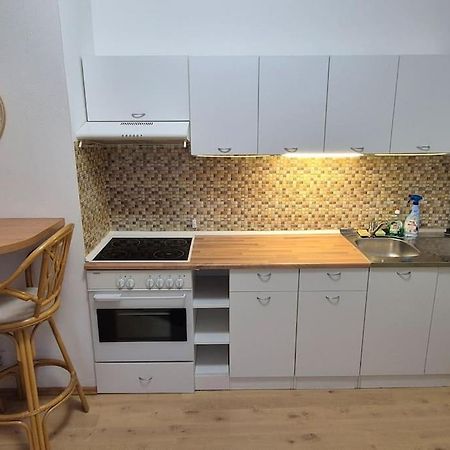 Lovely Old Town Apartment Bratislava Buitenkant foto